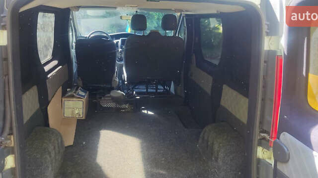 Белый Рено Трафик, объемом двигателя 2 л и пробегом 436 тыс. км за 8100 $, фото 4 на Automoto.ua