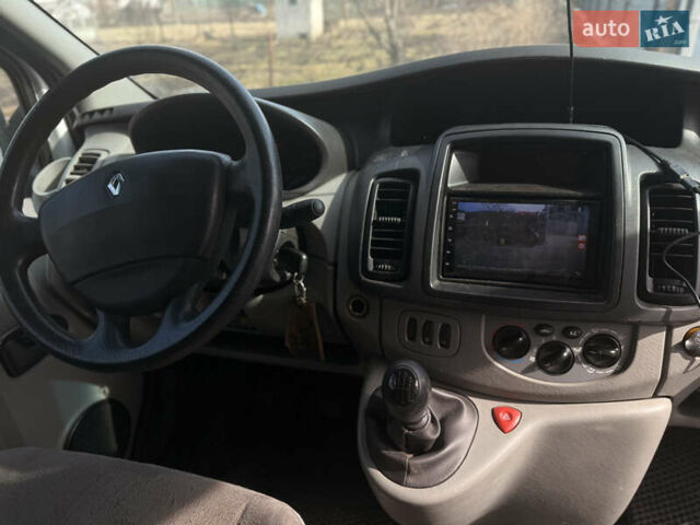 Белый Рено Трафик, объемом двигателя 2 л и пробегом 231 тыс. км за 10900 $, фото 16 на Automoto.ua