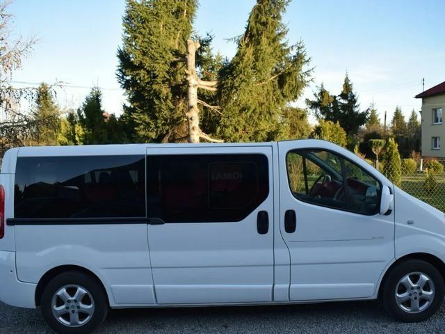 Белый Рено Трафик, объемом двигателя 2 л и пробегом 200 тыс. км за 8100 $, фото 2 на Automoto.ua