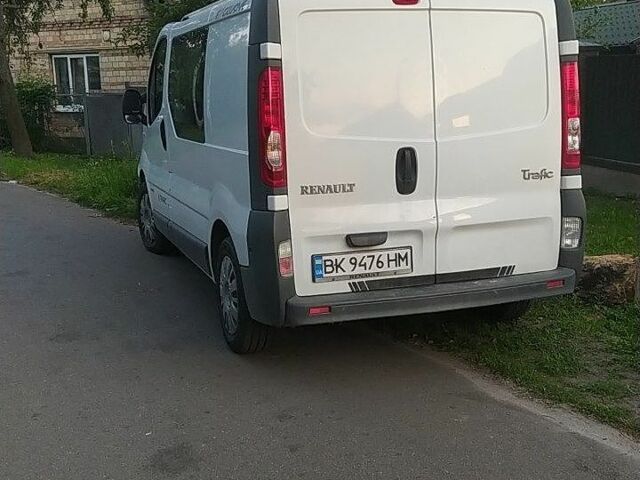 Белый Рено Трафик, объемом двигателя 2 л и пробегом 280 тыс. км за 11800 $, фото 18 на Automoto.ua