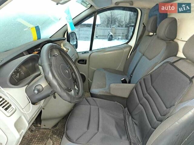 Белый Рено Трафик, объемом двигателя 2 л и пробегом 430 тыс. км за 8300 $, фото 12 на Automoto.ua