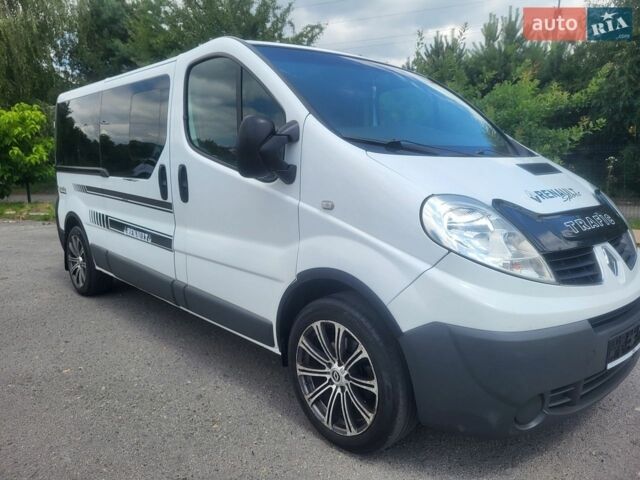 Белый Рено Трафик, объемом двигателя 2 л и пробегом 222 тыс. км за 12900 $, фото 3 на Automoto.ua