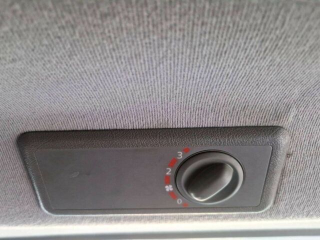 Белый Рено Трафик, объемом двигателя 2 л и пробегом 281 тыс. км за 8000 $, фото 16 на Automoto.ua