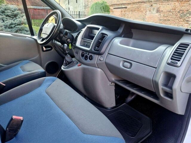 Белый Рено Трафик, объемом двигателя 2 л и пробегом 281 тыс. км за 8000 $, фото 12 на Automoto.ua