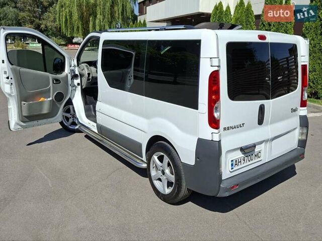 Белый Рено Трафик, объемом двигателя 2 л и пробегом 290 тыс. км за 13500 $, фото 12 на Automoto.ua