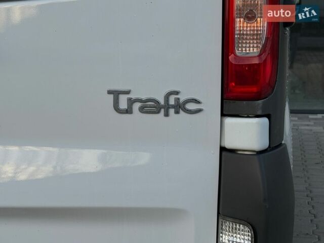 Белый Рено Трафик, объемом двигателя 2 л и пробегом 220 тыс. км за 14990 $, фото 14 на Automoto.ua