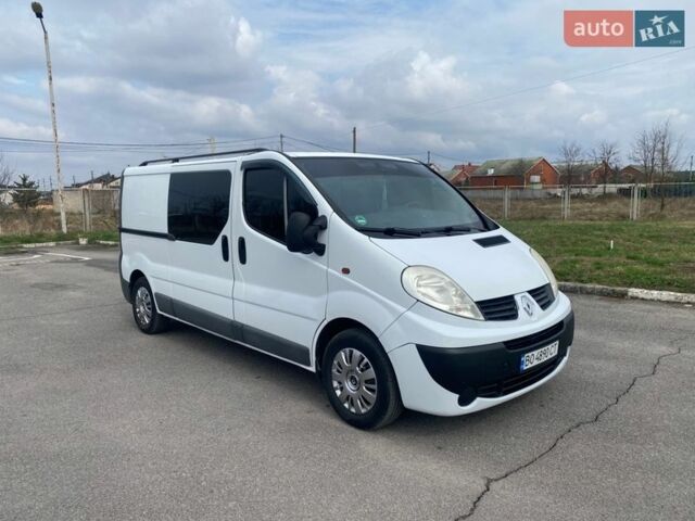 Белый Рено Трафик, объемом двигателя 2 л и пробегом 320 тыс. км за 12250 $, фото 1 на Automoto.ua