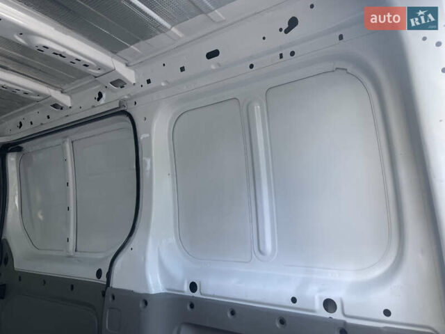 Белый Рено Трафик, объемом двигателя 2 л и пробегом 203 тыс. км за 9950 $, фото 81 на Automoto.ua
