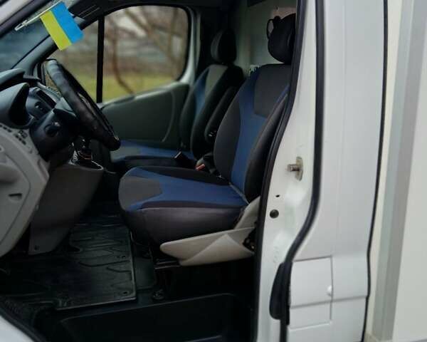 Білий Рено Трафік, об'ємом двигуна 2 л та пробігом 390 тис. км за 9500 $, фото 52 на Automoto.ua