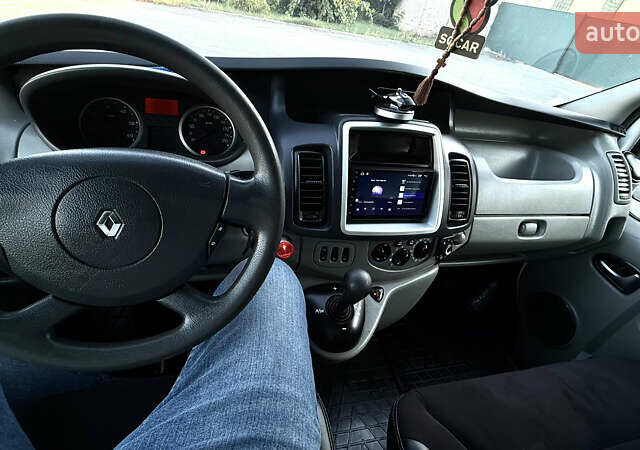 Белый Рено Трафик, объемом двигателя 2 л и пробегом 380 тыс. км за 16500 $, фото 20 на Automoto.ua