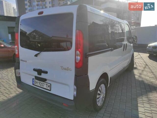 Белый Рено Трафик, объемом двигателя 2 л и пробегом 280 тыс. км за 13500 $, фото 3 на Automoto.ua