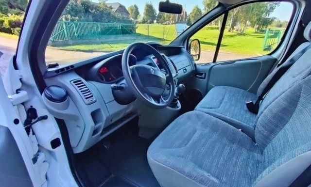 Белый Рено Трафик, объемом двигателя 2 л и пробегом 267 тыс. км за 9000 $, фото 10 на Automoto.ua