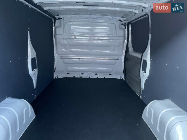 Белый Рено Трафик, объемом двигателя 2 л и пробегом 208 тыс. км за 12900 $, фото 42 на Automoto.ua