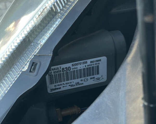 Белый Рено Трафик, объемом двигателя 2 л и пробегом 208 тыс. км за 12900 $, фото 41 на Automoto.ua