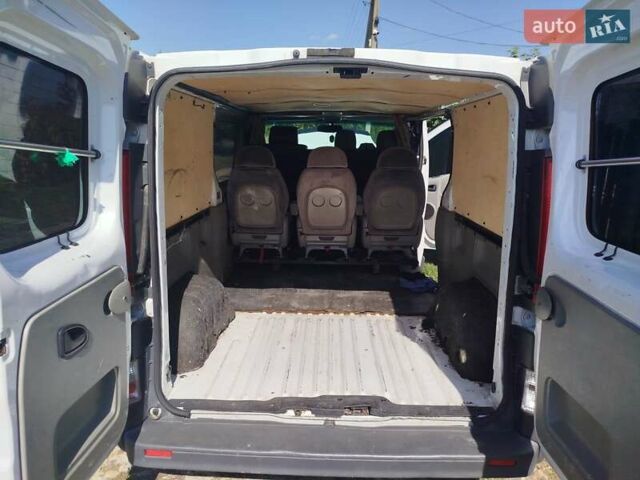 Белый Рено Трафик, объемом двигателя 2 л и пробегом 317 тыс. км за 10500 $, фото 22 на Automoto.ua