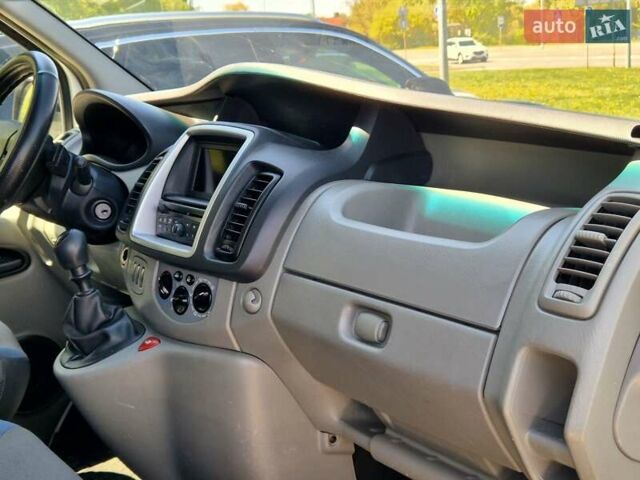 Белый Рено Трафик, объемом двигателя 2 л и пробегом 353 тыс. км за 12800 $, фото 34 на Automoto.ua