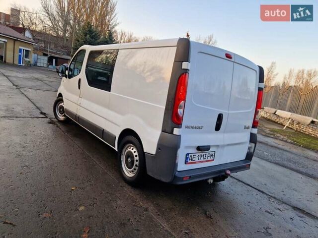 Белый Рено Трафик, объемом двигателя 2 л и пробегом 224 тыс. км за 11999 $, фото 5 на Automoto.ua
