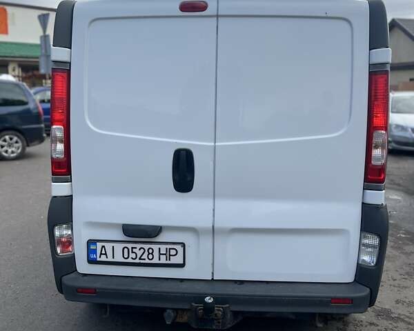 Белый Рено Трафик, объемом двигателя 2 л и пробегом 321 тыс. км за 8800 $, фото 2 на Automoto.ua