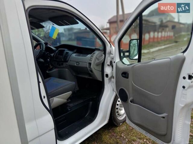 Білий Рено Трафік, об'ємом двигуна 2 л та пробігом 390 тис. км за 9500 $, фото 19 на Automoto.ua