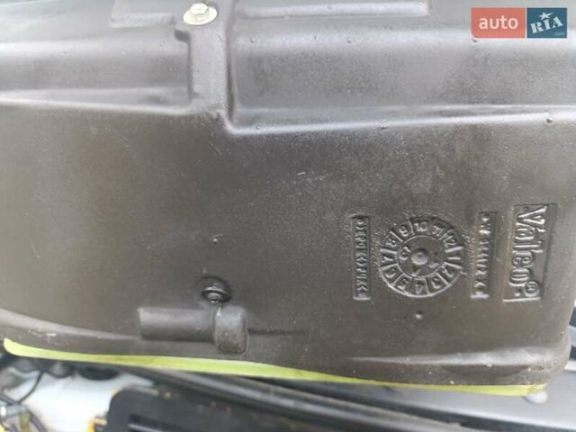 Белый Рено Трафик, объемом двигателя 2 л и пробегом 210 тыс. км за 12300 $, фото 13 на Automoto.ua