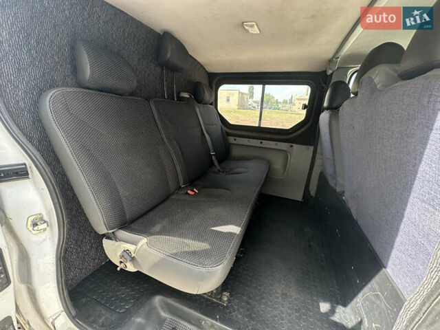 Белый Рено Трафик, объемом двигателя 2 л и пробегом 400 тыс. км за 8500 $, фото 12 на Automoto.ua