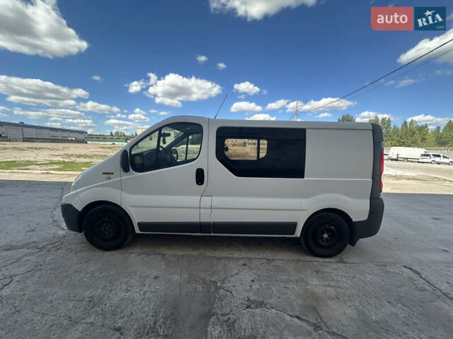 Белый Рено Трафик, объемом двигателя 2 л и пробегом 400 тыс. км за 8500 $, фото 7 на Automoto.ua