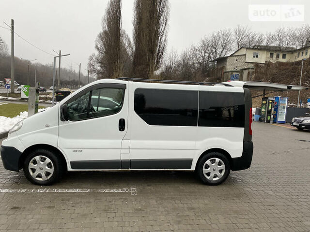Білий Рено Трафік, об'ємом двигуна 2 л та пробігом 200 тис. км за 13500 $, фото 2 на Automoto.ua