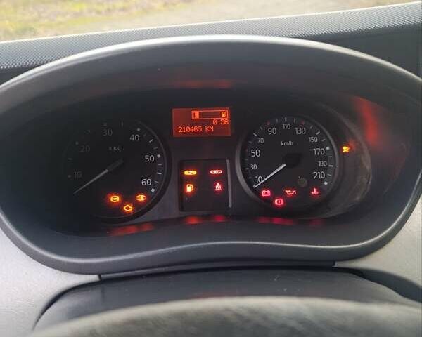 Белый Рено Трафик, объемом двигателя 2 л и пробегом 210 тыс. км за 12300 $, фото 10 на Automoto.ua