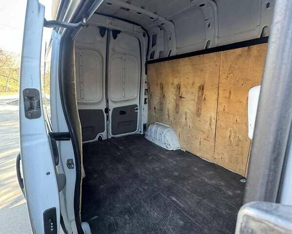 Белый Рено Трафик, объемом двигателя 2 л и пробегом 330 тыс. км за 8500 $, фото 6 на Automoto.ua