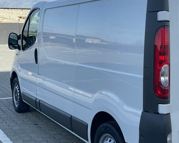 Белый Рено Трафик, объемом двигателя 2 л и пробегом 208 тыс. км за 12900 $, фото 13 на Automoto.ua