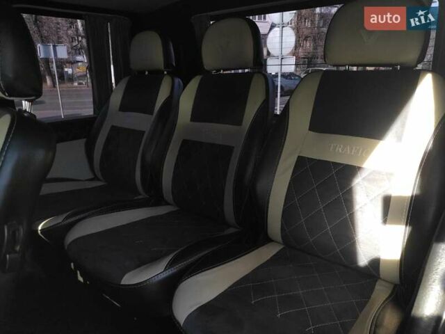 Белый Рено Трафик, объемом двигателя 2 л и пробегом 280 тыс. км за 13500 $, фото 15 на Automoto.ua
