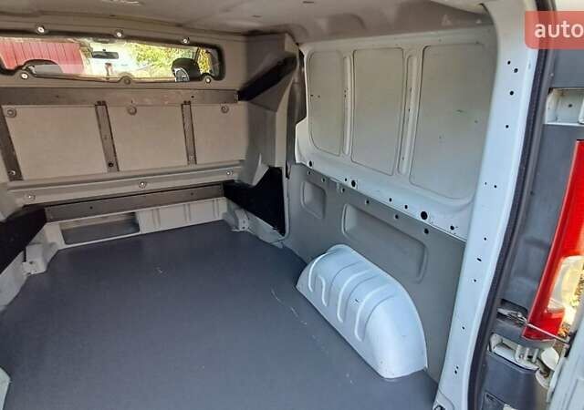 Білий Рено Трафік, об'ємом двигуна 2 л та пробігом 255 тис. км за 14300 $, фото 19 на Automoto.ua