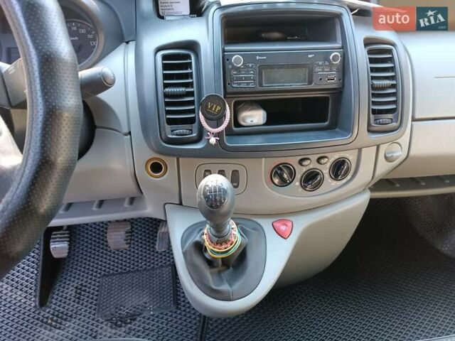 Білий Рено Трафік, об'ємом двигуна 2 л та пробігом 299 тис. км за 9999 $, фото 11 на Automoto.ua
