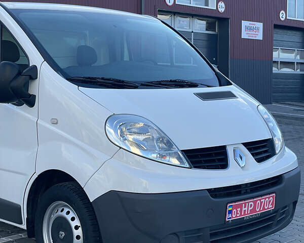Белый Рено Трафик, объемом двигателя 2 л и пробегом 208 тыс. км за 12900 $, фото 15 на Automoto.ua