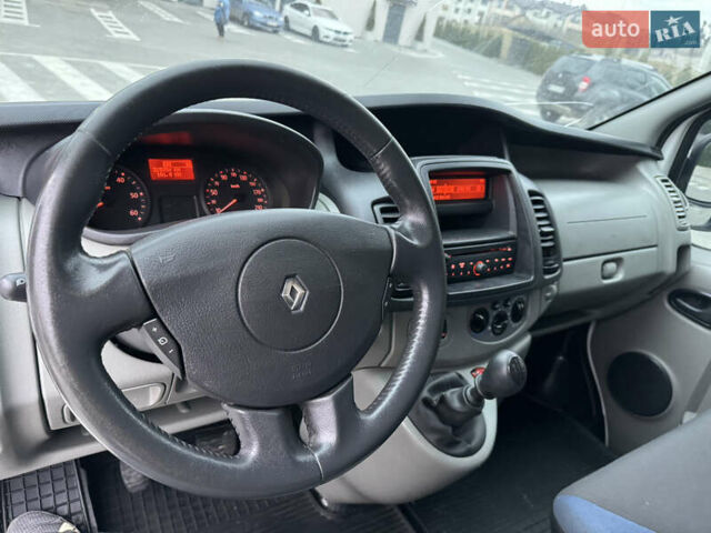 Белый Рено Трафик, объемом двигателя 2 л и пробегом 315 тыс. км за 8300 $, фото 16 на Automoto.ua