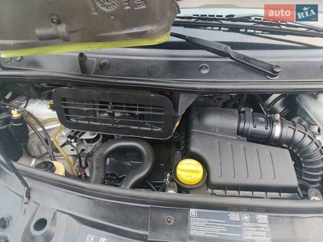 Белый Рено Трафик, объемом двигателя 2 л и пробегом 210 тыс. км за 12300 $, фото 12 на Automoto.ua