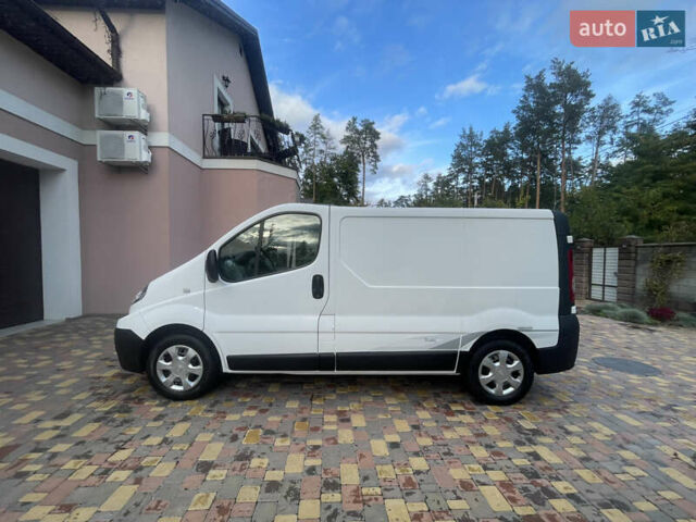 Белый Рено Трафик, объемом двигателя 2 л и пробегом 203 тыс. км за 9950 $, фото 3 на Automoto.ua