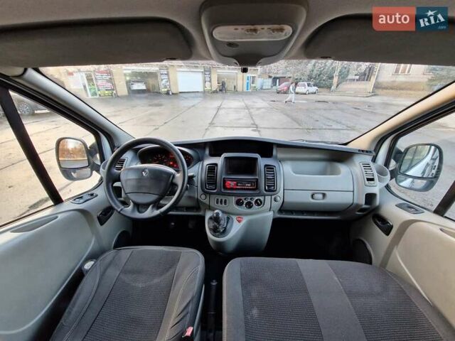 Белый Рено Трафик, объемом двигателя 2 л и пробегом 224 тыс. км за 11999 $, фото 17 на Automoto.ua