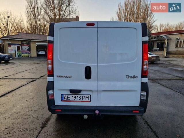 Белый Рено Трафик, объемом двигателя 2 л и пробегом 224 тыс. км за 11999 $, фото 4 на Automoto.ua