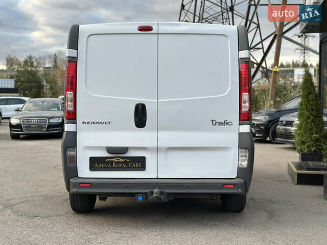 Белый Рено Трафик, объемом двигателя 2 л и пробегом 342 тыс. км за 8800 $, фото 10 на Automoto.ua
