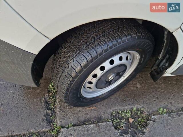 Белый Рено Трафик, объемом двигателя 2 л и пробегом 224 тыс. км за 11999 $, фото 10 на Automoto.ua