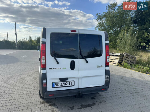 Белый Рено Трафик, объемом двигателя 2 л и пробегом 373 тыс. км за 12200 $, фото 5 на Automoto.ua