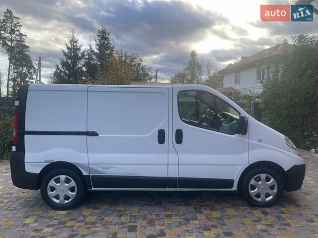 Белый Рено Трафик, объемом двигателя 2 л и пробегом 203 тыс. км за 9950 $, фото 10 на Automoto.ua
