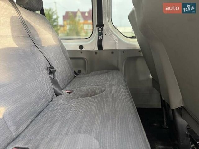 Белый Рено Трафик, объемом двигателя 2 л и пробегом 242 тыс. км за 14500 $, фото 16 на Automoto.ua