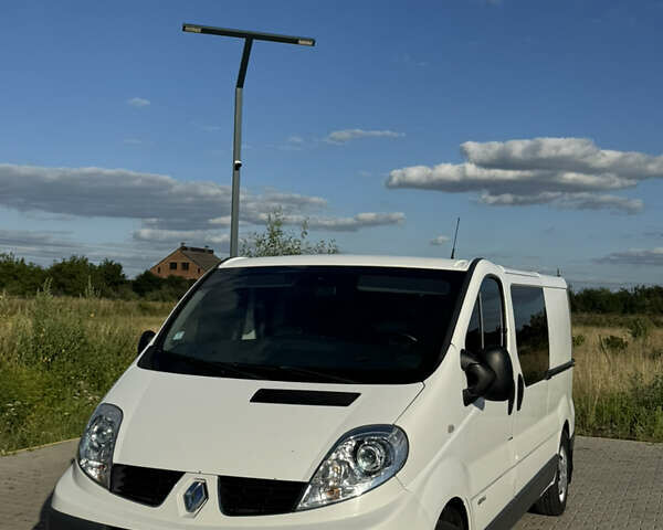 Белый Рено Трафик, объемом двигателя 2 л и пробегом 373 тыс. км за 12500 $, фото 17 на Automoto.ua