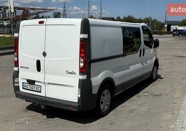 Белый Рено Трафик, объемом двигателя 1.9 л и пробегом 325 тыс. км за 12500 $, фото 3 на Automoto.ua