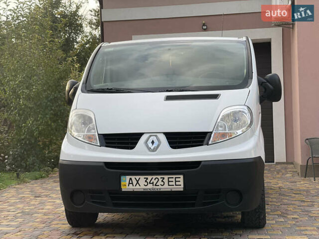 Белый Рено Трафик, объемом двигателя 2 л и пробегом 203 тыс. км за 9950 $, фото 48 на Automoto.ua