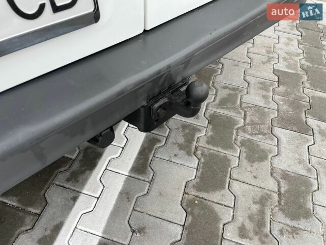 Белый Рено Трафик, объемом двигателя 2 л и пробегом 300 тыс. км за 9999 $, фото 29 на Automoto.ua