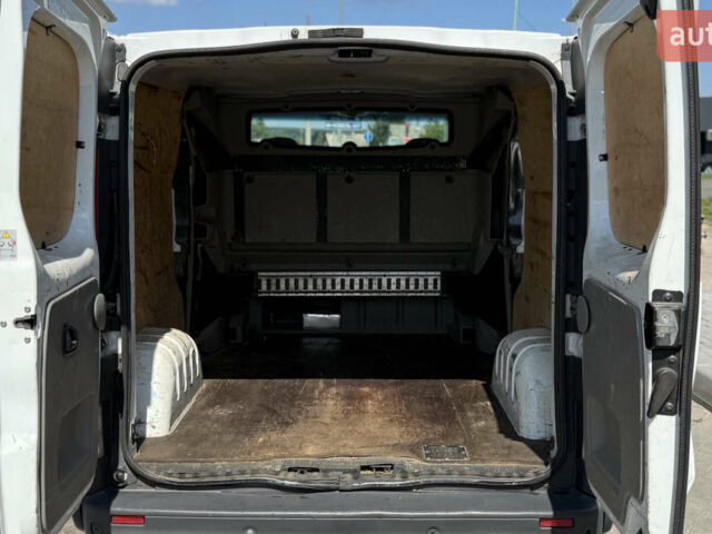 Білий Рено Трафік, об'ємом двигуна 1.9 л та пробігом 325 тис. км за 12500 $, фото 4 на Automoto.ua