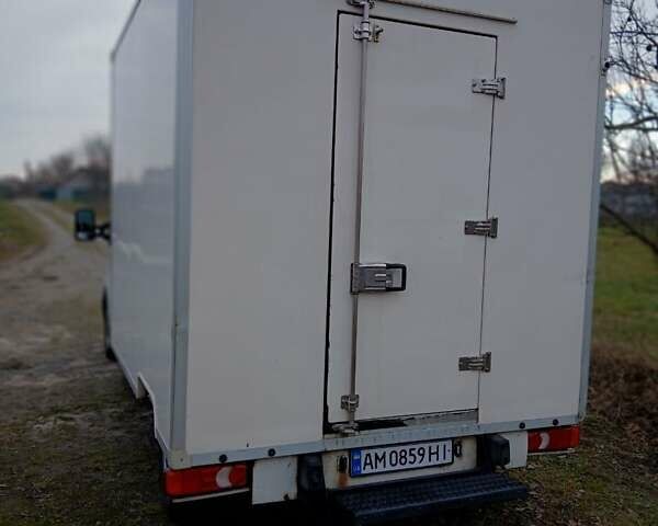 Білий Рено Трафік, об'ємом двигуна 2 л та пробігом 390 тис. км за 9500 $, фото 51 на Automoto.ua